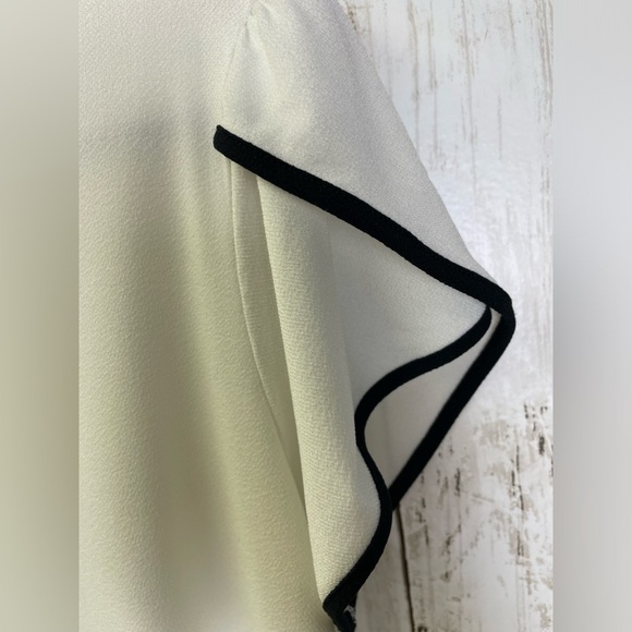 Banana Republic White Short Sleeve Blouse Size Large - Picture 3 of 6